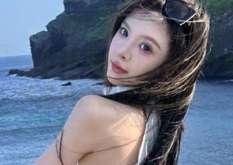 cg51官网实时更新，分享全网最火最劲爆的吃瓜新闻！