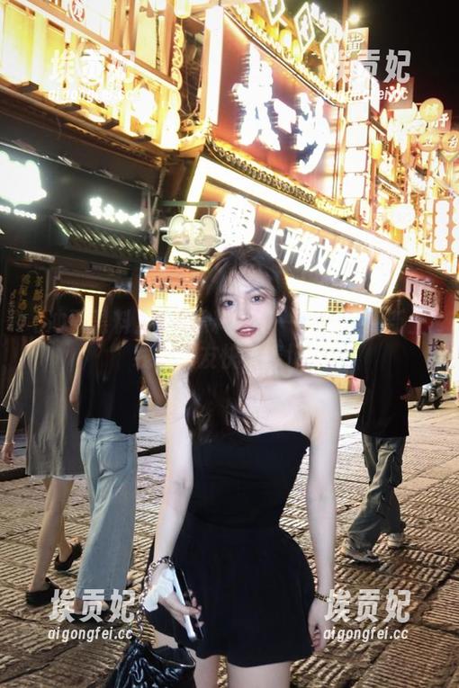 冲哥黑料每日一冲入口更新上线，瓜友快来捧场！