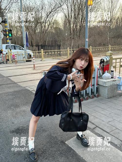 最新吃瓜网红明星热议，直达热门话题现场