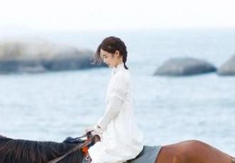 经传送门揭秘网曝吃瓜网红主播内幕，网友纷纷吐槽狂欢