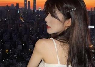 安卓手机装网曝吃瓜，妹子直播带你随时吃瓜