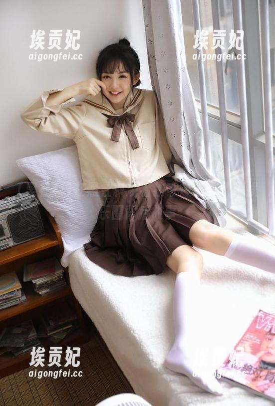 在黑社料观看独家爆料，了解娱乐圈背后故事